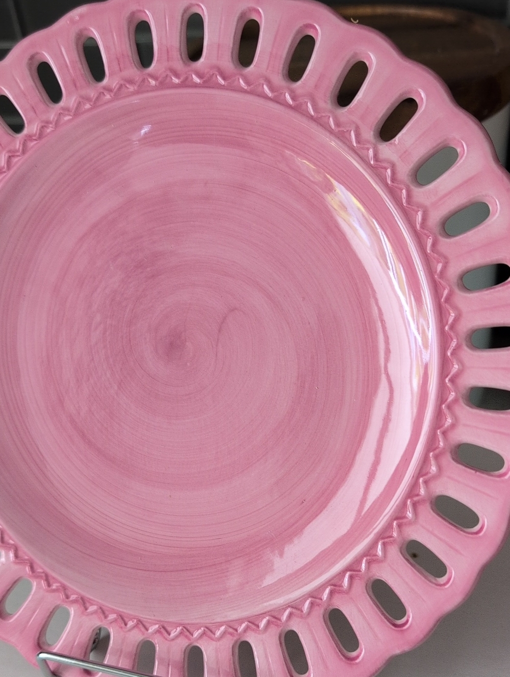 New Tassie's Plate Pink 9" Ribbon Ceramic Plate Set Of 2  Dress Me Up Plates - Picture 3 of 6